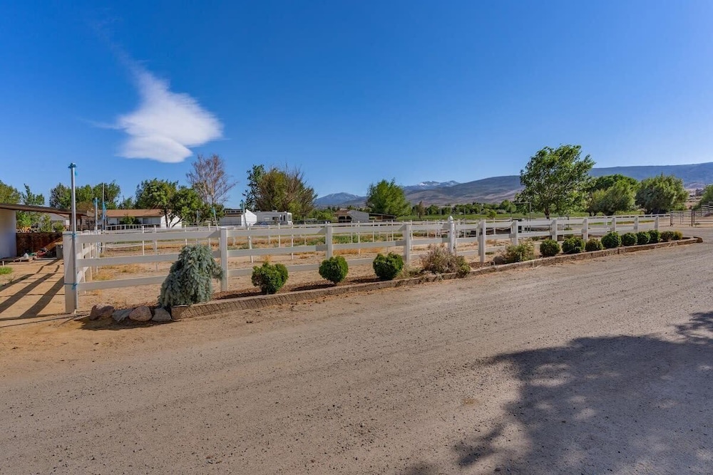 @ Marbella Lane - Eccentric 4BR Modern Ranch Home