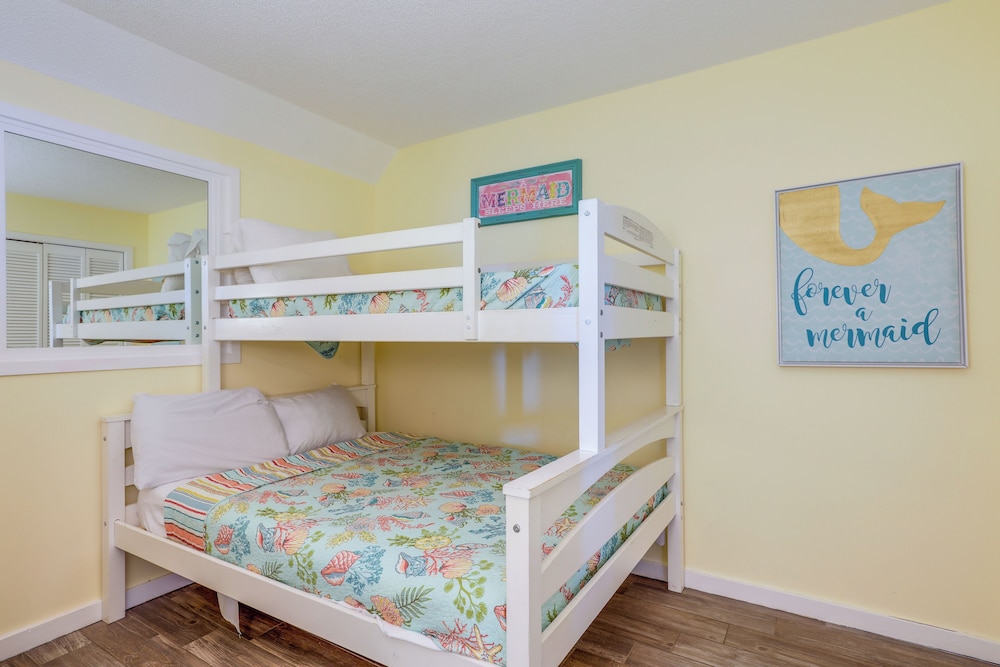 Ocean-view Balcony: Myrtle Beach Resort Condo!