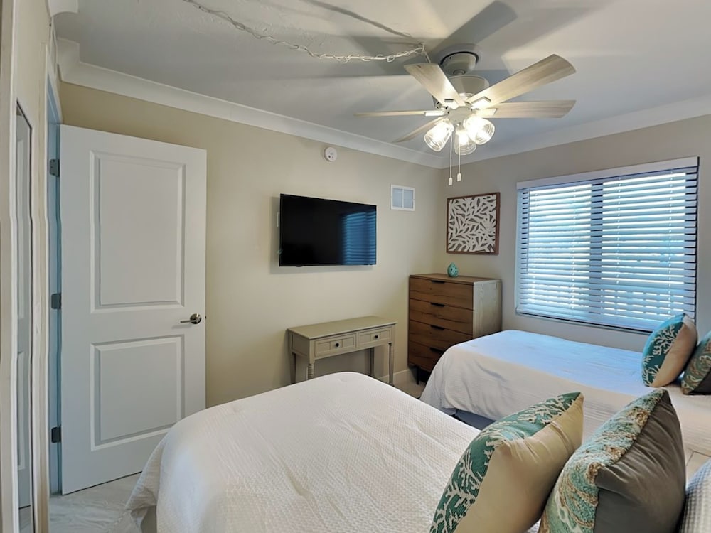 Seaside 1 by Distinctive Beach Rentals