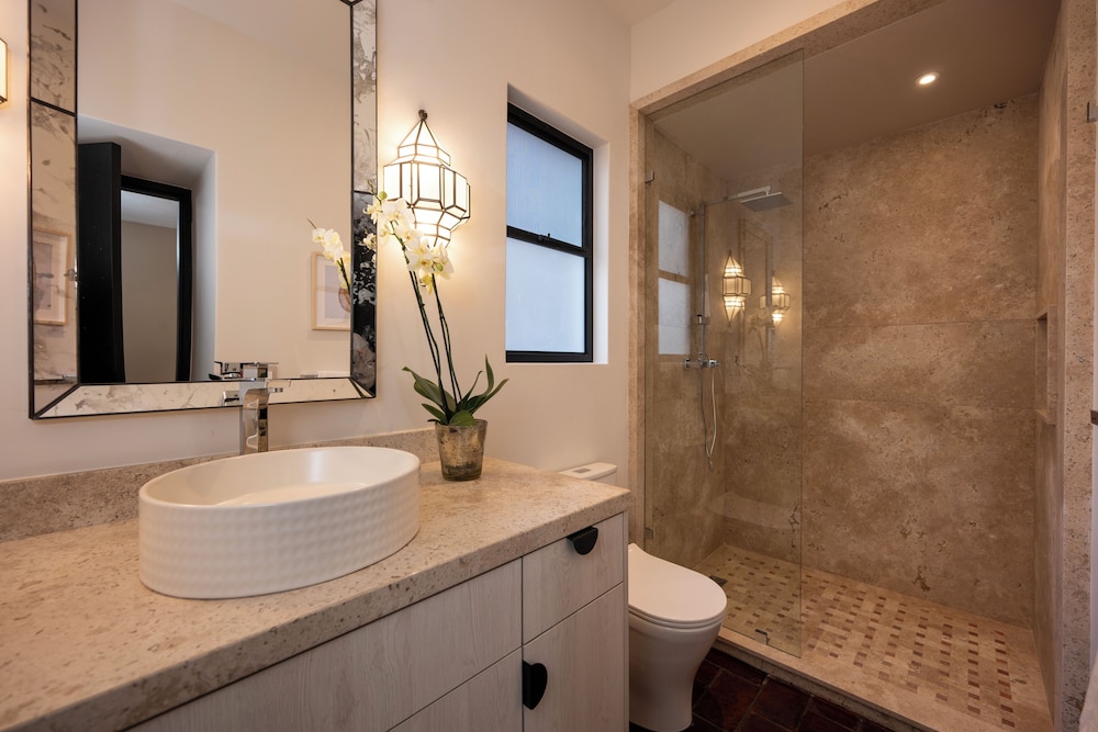 Luxury condos I Parroquia View & Rooftop Jacuzzi I Paseo del Centro Condominio Boutique