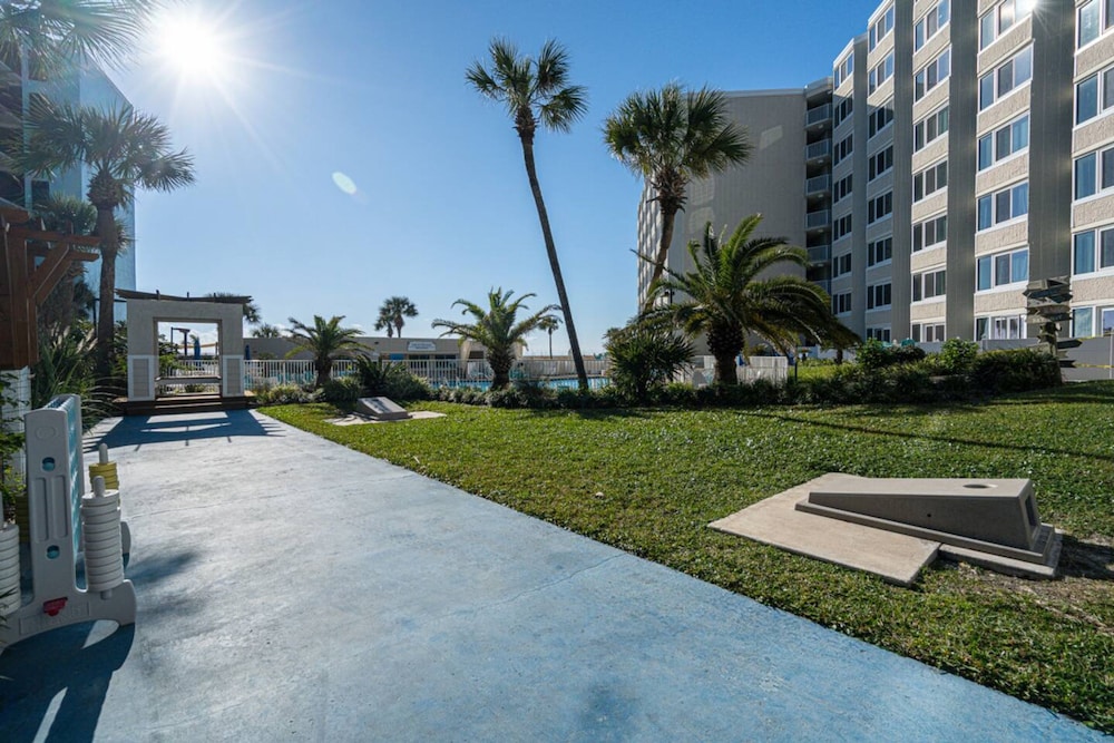 Top of the Gulf 320 Beachfront Free Beach Chairs