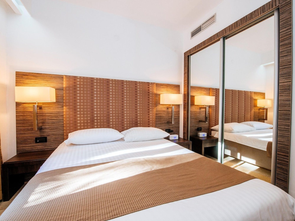 Zaton Apartment Near Sea Beach