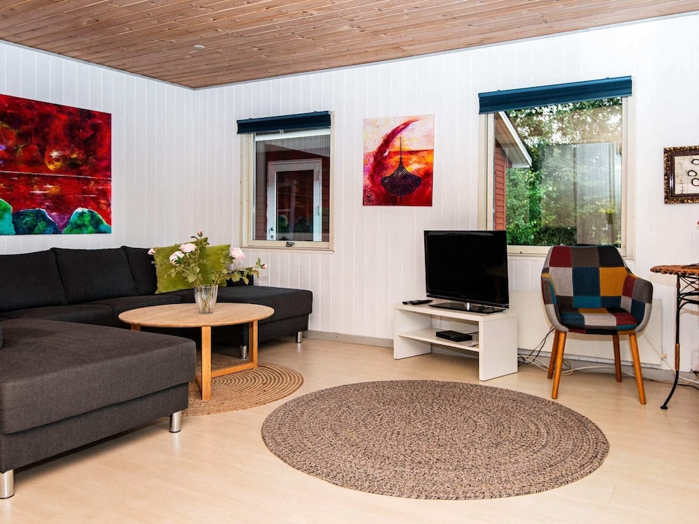 Cozy Holiday Home in Jutland near Sea view 4