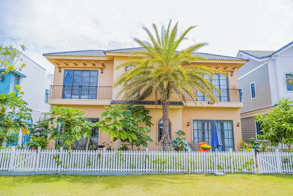 Luxury 3 br La Fleur Villa-Novaworld PT