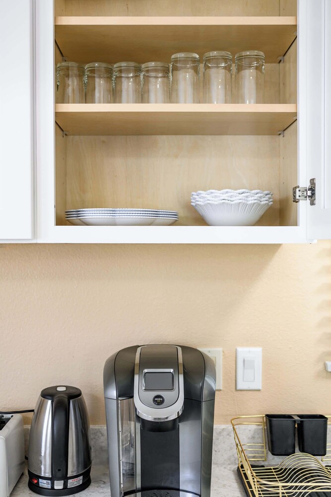 Cozy Getaway Bright, Clean & Fully Equipped