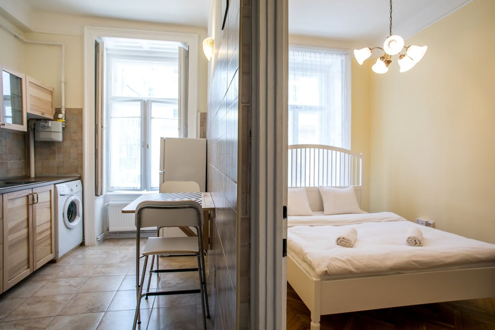 Goodtrip Apartments - Synagogue view 2