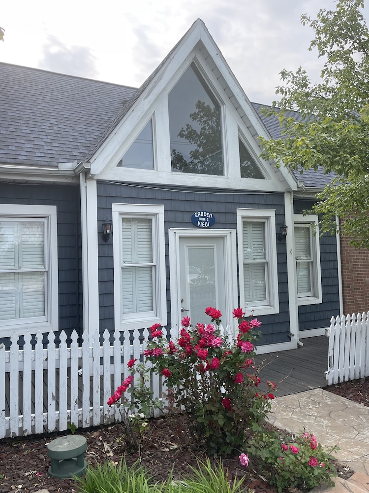 Harbour Square Suites