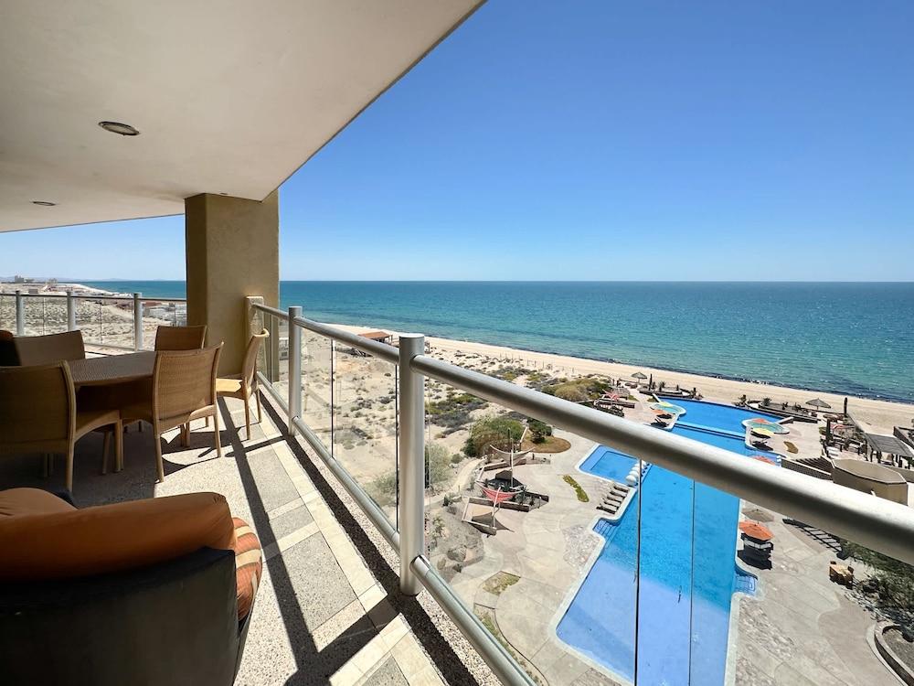 Tranquil Tides Oceanfront Family Oasis