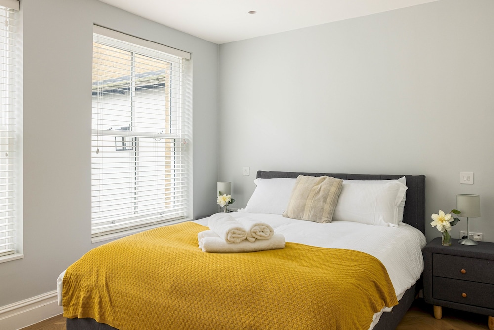 3-bdr Stunning LUX Villa Parking Central London