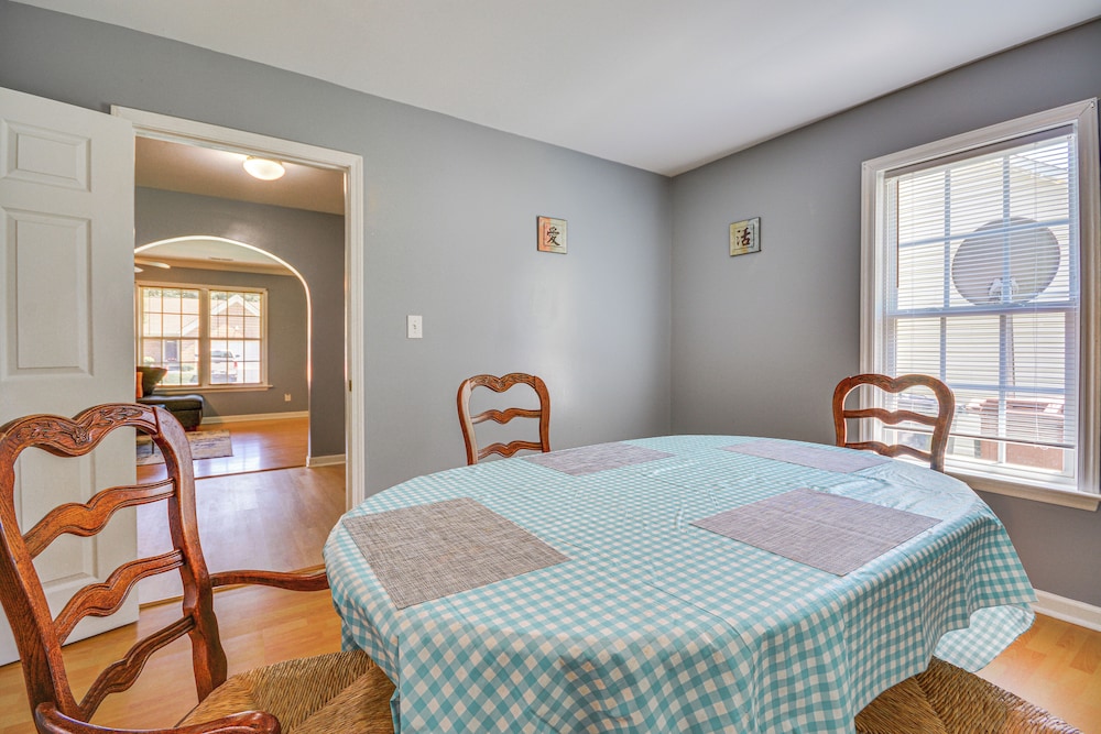 < 4 Mi to Dtwn Greensboro: Renovated Home w/ Yard!