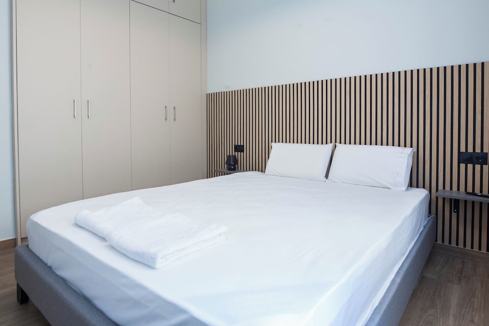 Fresh Modern 1 Bd Apt in Vibrant Patisia