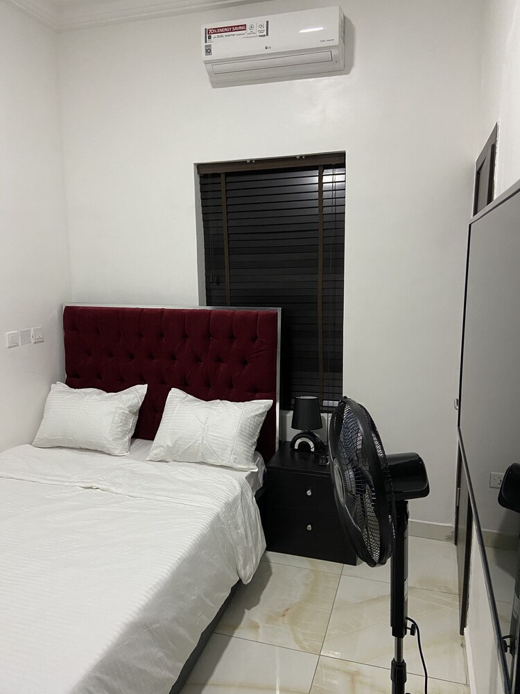 Luxurious and Inviting 4-bed House in Chevro-lekki view 3