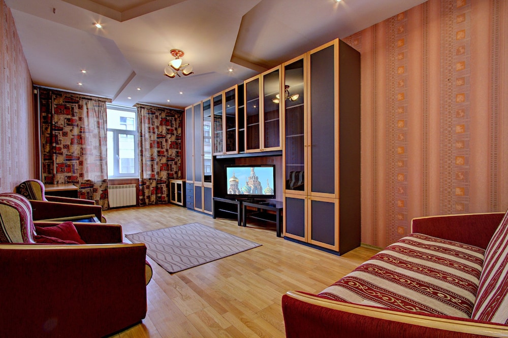STN Apartments on Karavannaya