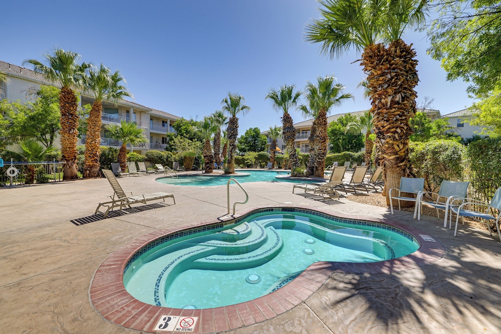 Golf Getaway 5 Mi to Dtwn: Las Palmas Resort Condo