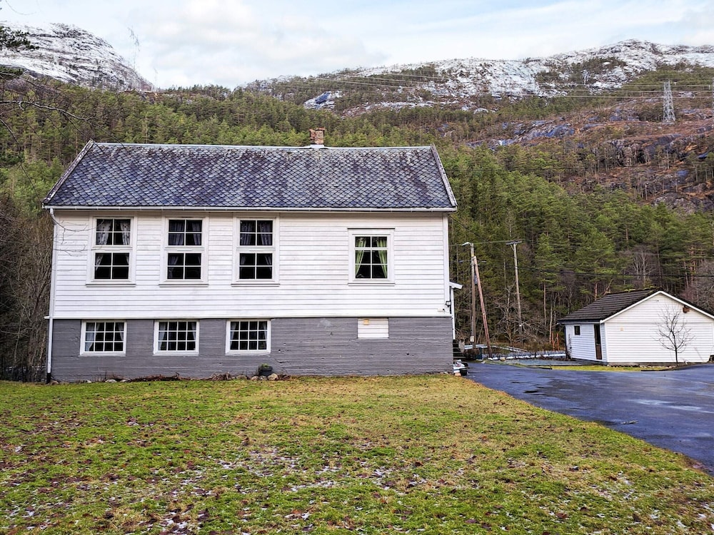 13 Person Holiday Home in Songesand