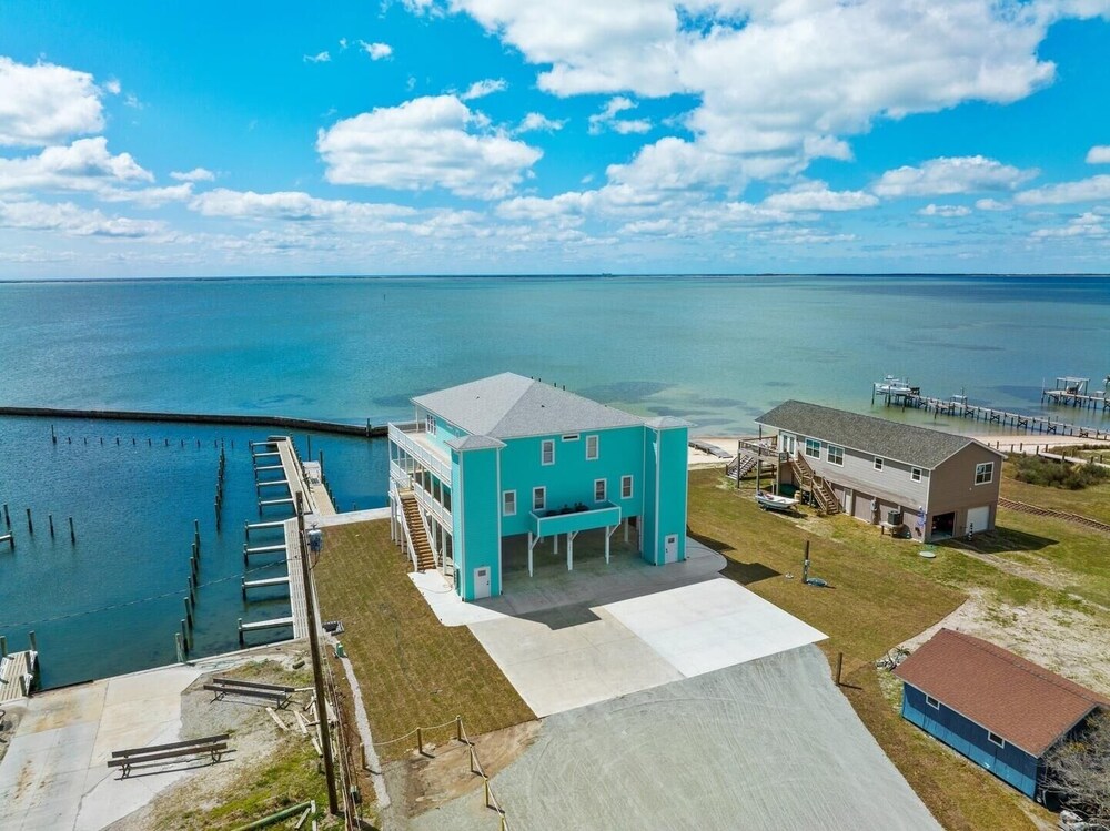 The Cape 3 Bedroom Condo by RedAwning view 5