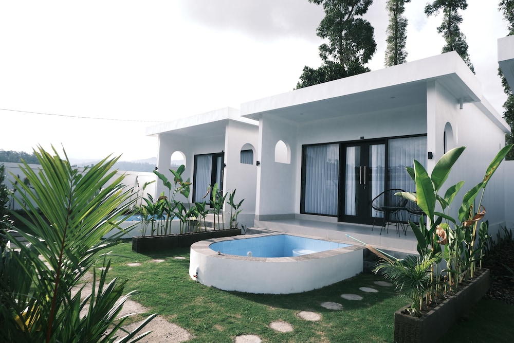 The Vici Batur Villa & Restaurant
