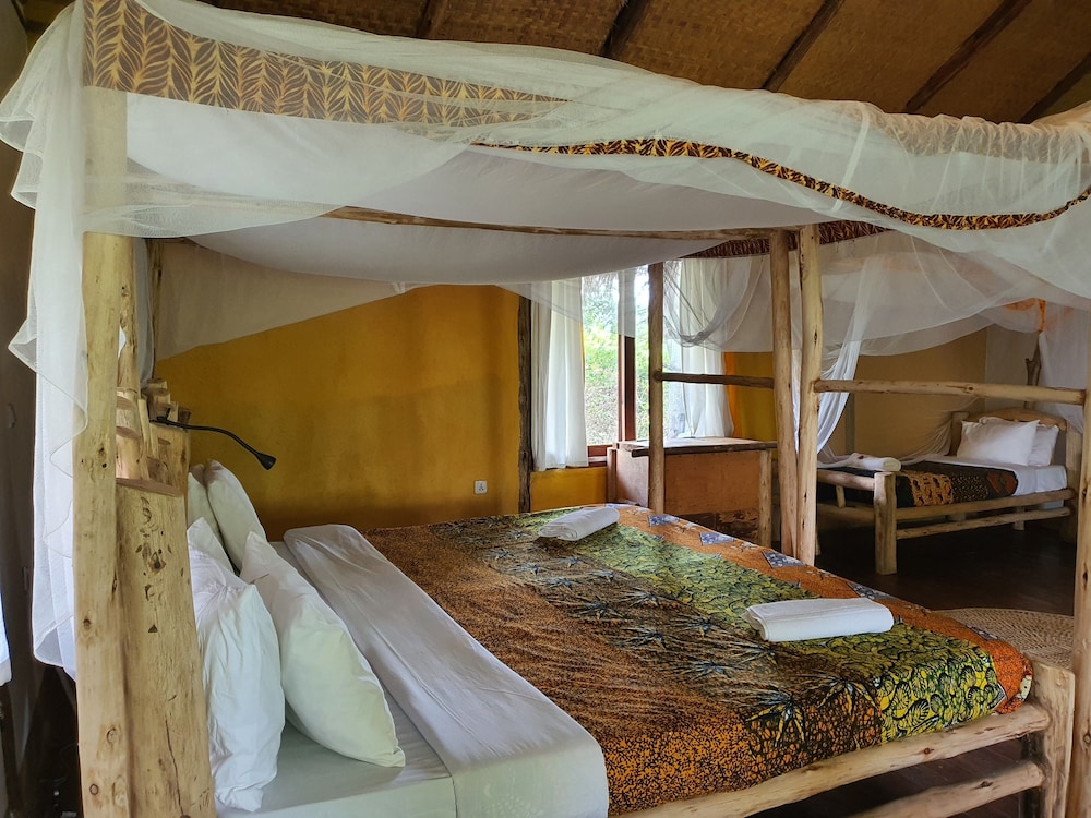 Topi Lodge
