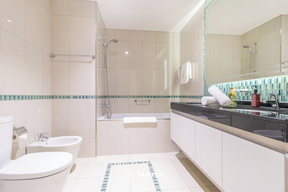Manzil - 2BR in Dubai Marina w Sea View