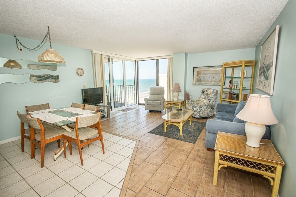 Sea Castle 8g 3 Bedroom Condo
