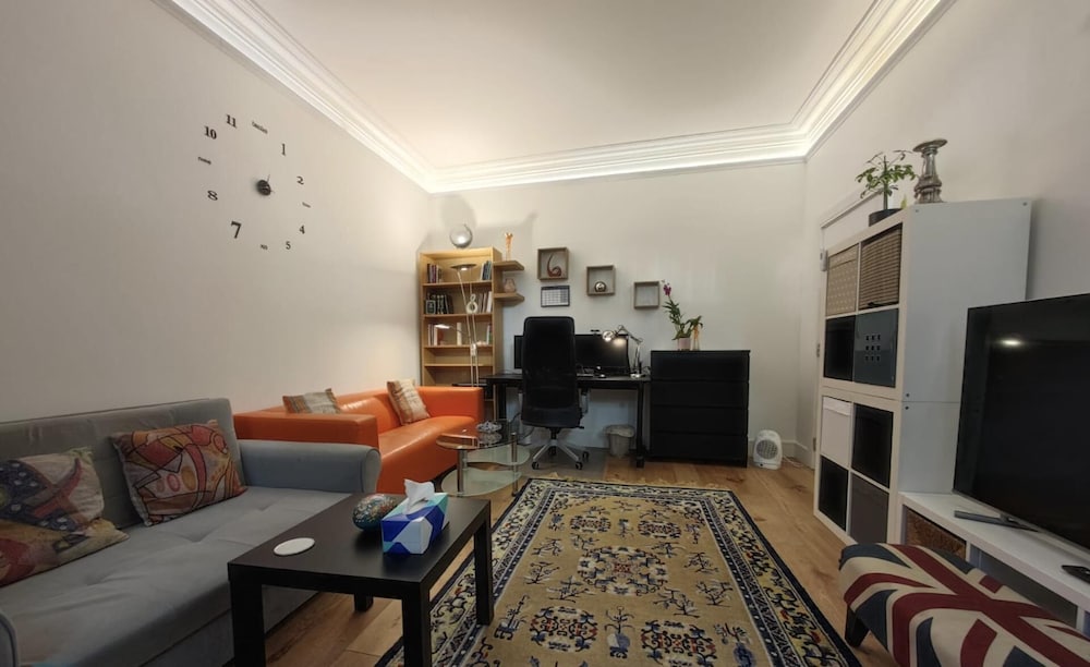 Cosy London Apartment With 2 Bedrooms