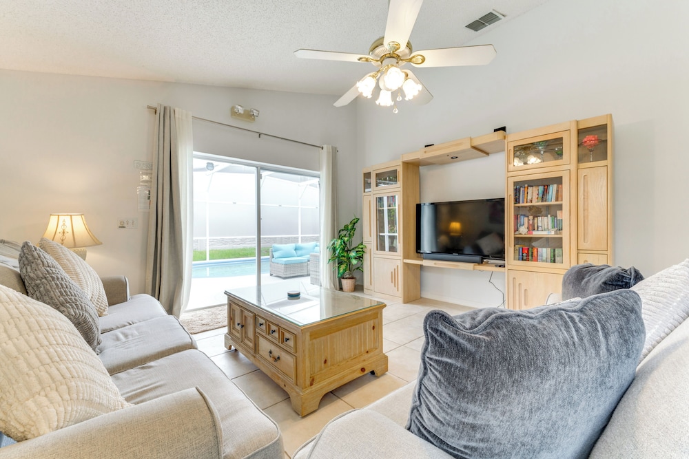 4 Mi to Disney: Home w/ Pool Table, Outdoor Oasis!