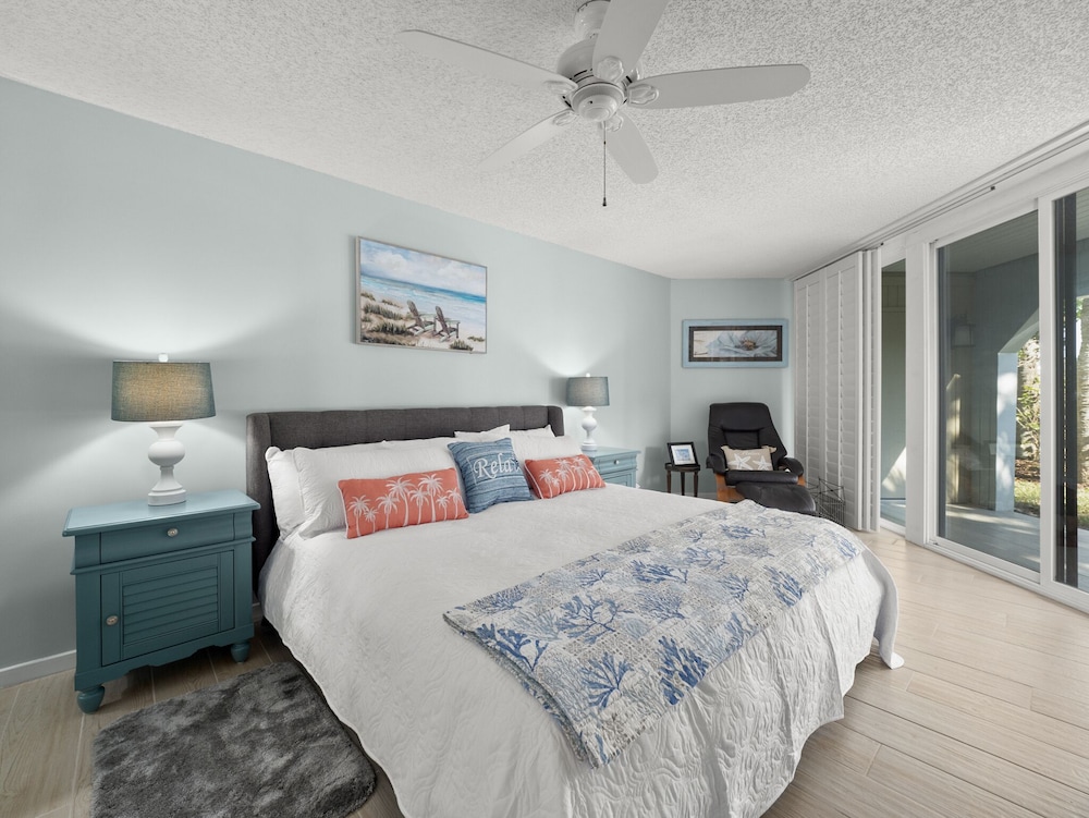 Hibiscus by Distinctive Beach Rentals view 3