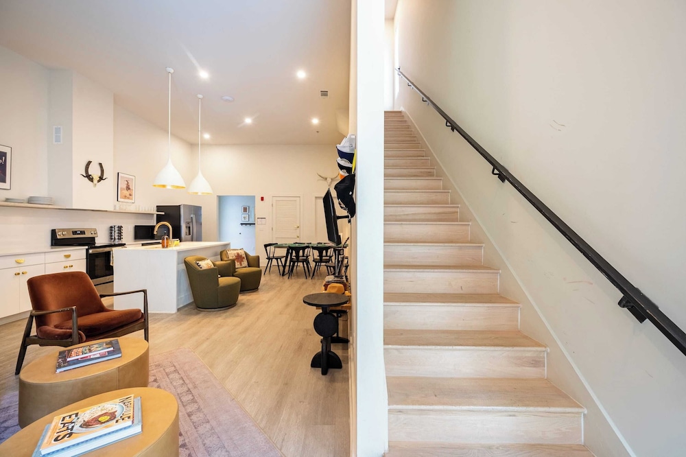 Sleeps 24 Rooftop, Game Room & Outdoor Spaces Just 10 Min to Broadway Outrider by Avantstay