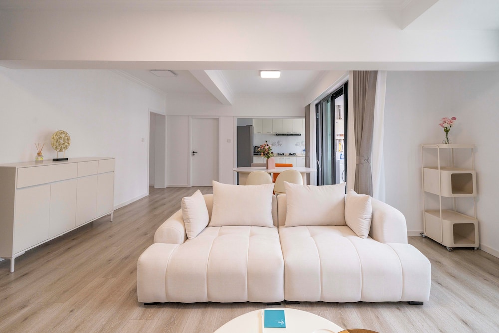 Tyms 2BR APT Hongqiao Paris Classic