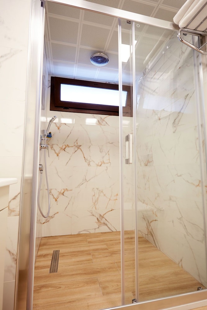 Mira Otel Alsancak - Image 21