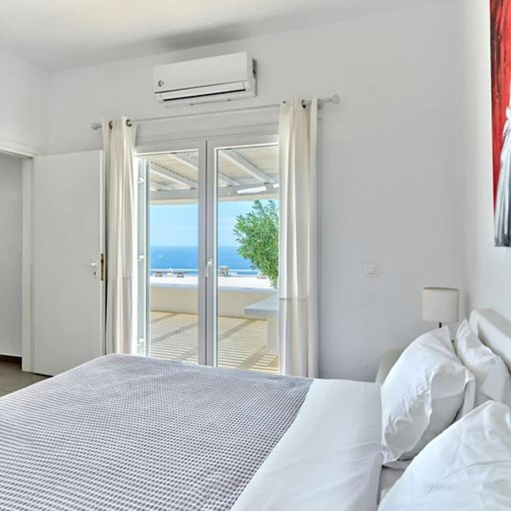 Stunning Villa With Panoramic View view 2