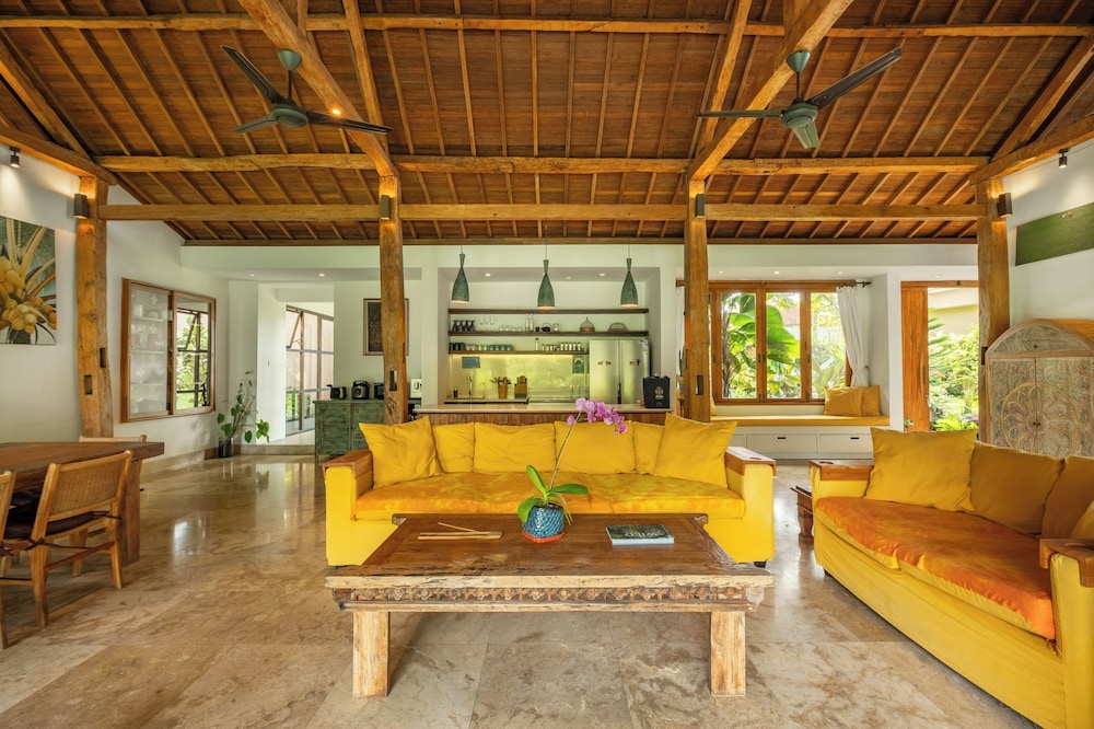 Private Pool Villa in ubud with Jungle View