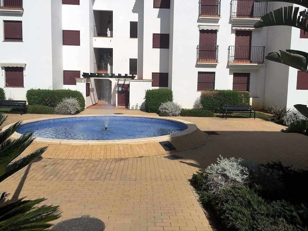 Venavera H21a - 2 Dorm / 1bath Walk to Beach