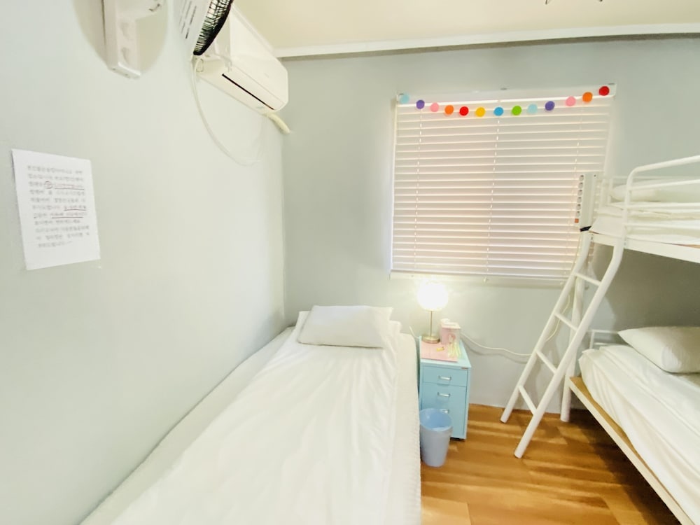 Aroha Guest House