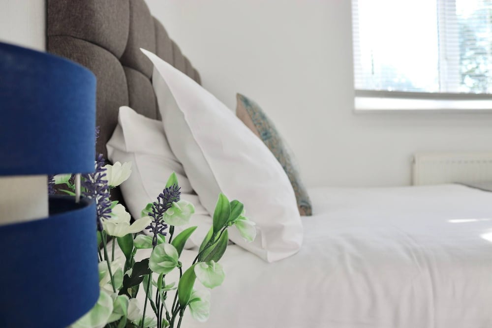 Skyvillion - Valley Way - 3bed House In Stevenage view 4