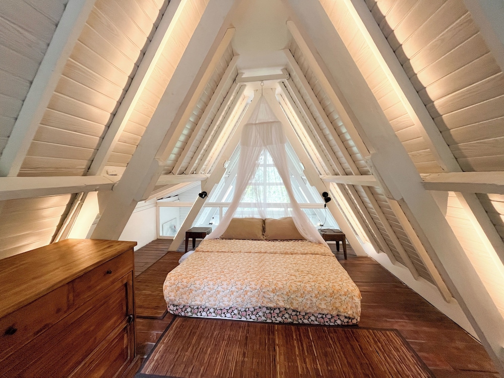 Frame Cabin with Endless Rice Field View