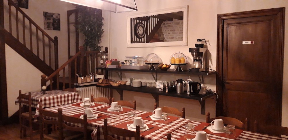 Le Logis Des Bessons view 3