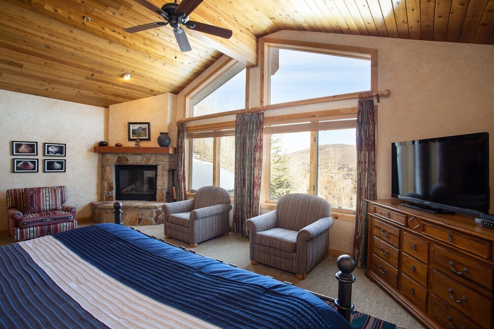 Trail's End Lodge at Deer Valley Resort - One Bedroom Deluxe Residence with Spa #304 1 Condo