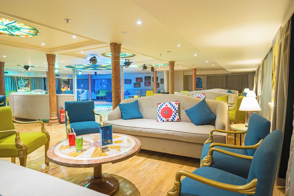 4 Days 3 Nights Nile Cruise Trip from Aswan to Luxor Every Monday, Wednesday and Friday with Guided Tours