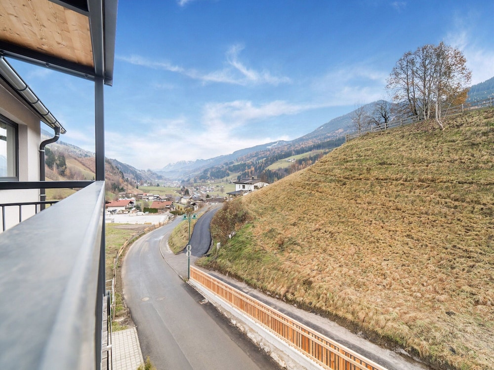 Large Apartment in Sankt Georgen With Balcony