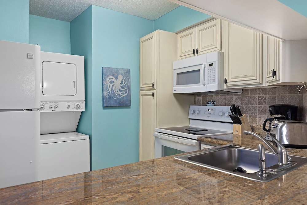 Sea Breeze #305 by Southern Vacation Rentals