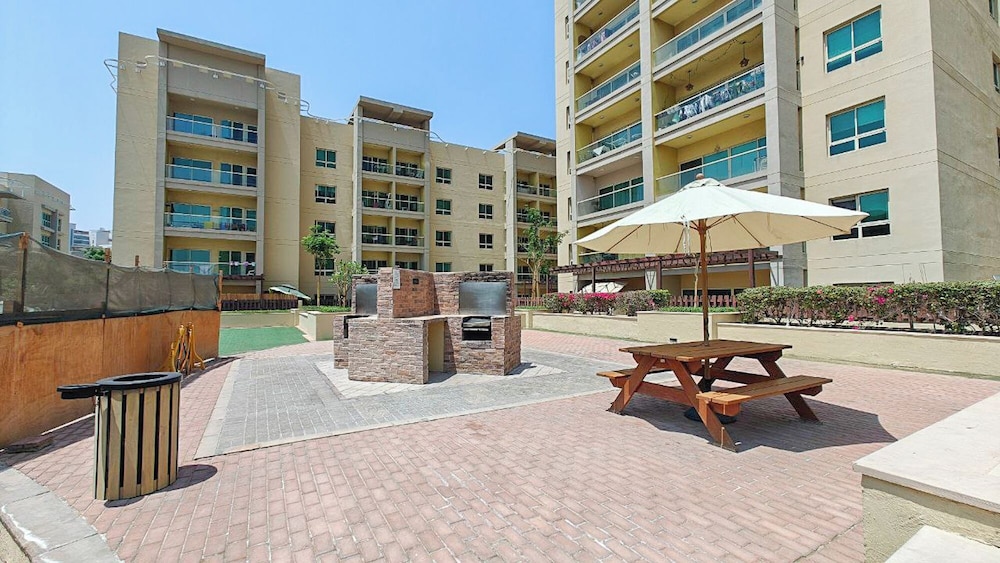 Al Alka1 Greens near Mall of the Emirate