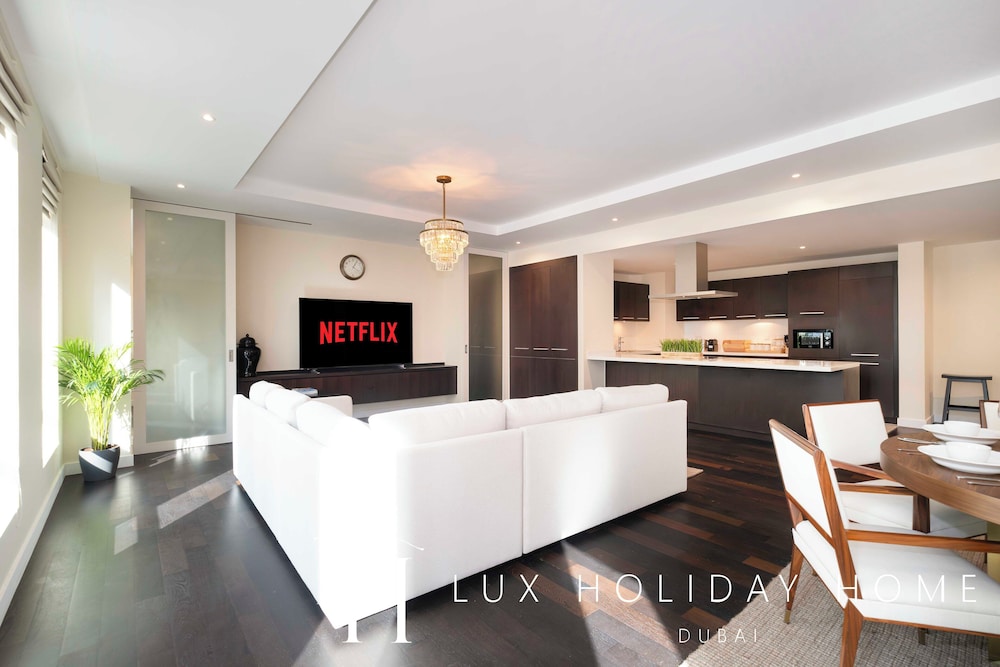 LUX The Elegant DIFC Suite 2