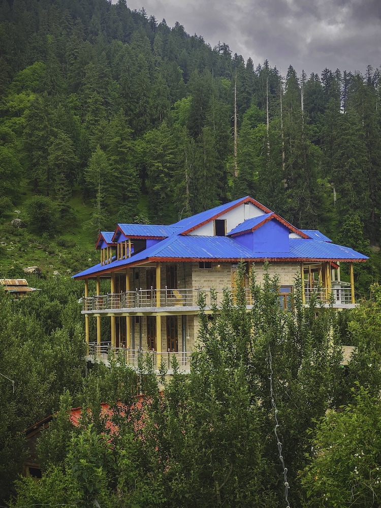 New Brahma Guesthouse