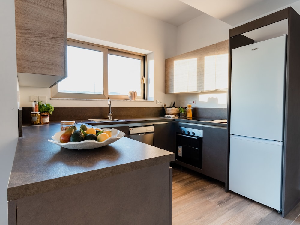 Deluxe Three Bedroom Apartment