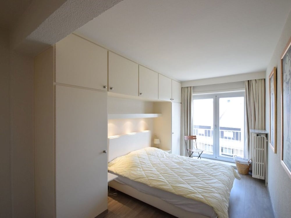 Sleek Apartment w/ Dual Terraces