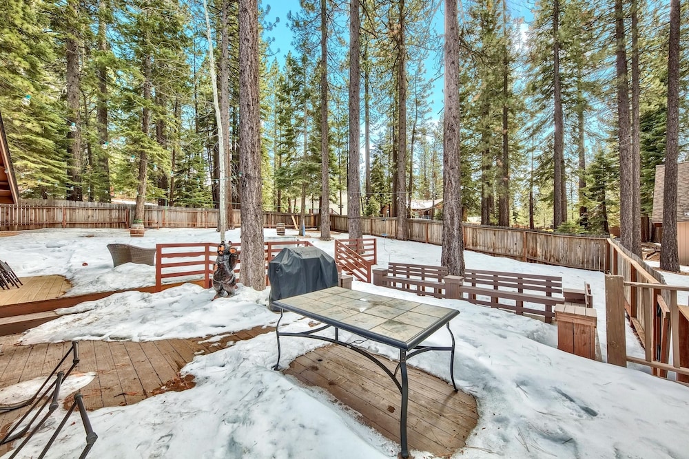 1760t Thunderbird Cabin 3 Bedroom Home
