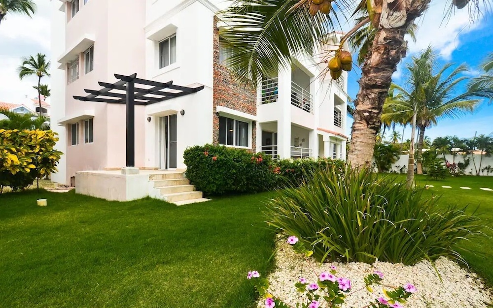 Magic Cortesea luxury beach