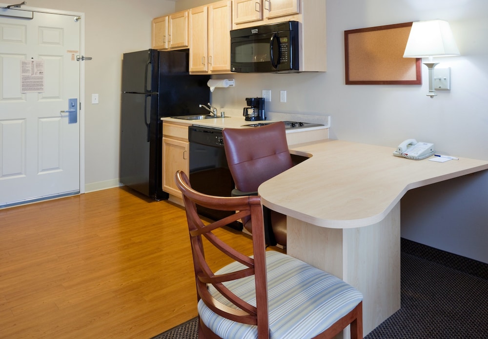 Milwaukee Vacations - Candlewood Suites Milwaukee Brown Deer, an IHG Hotel - Property Image 4