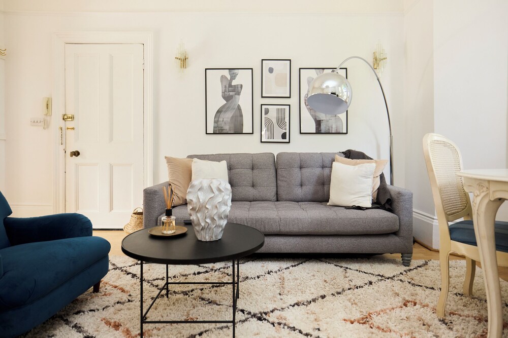The West Hill Place - Dazzling 2bdr Flat